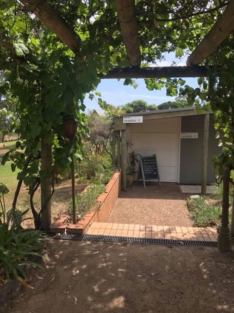 Elfin Hill Country Accommodation - Darwin Holiday 1