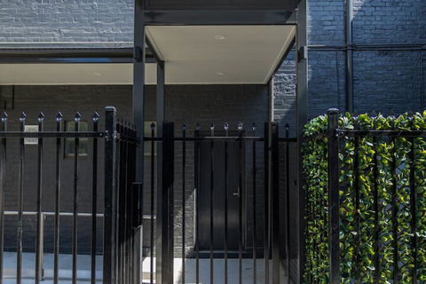 Cache Accommodation - Darwin Holiday 2