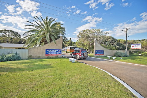 Acclaim Pine Grove Holiday Park - Darwin Holiday 0