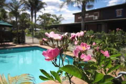 Lakes Waterfront Motel & Holiday Cottages - Darwin Holiday 2