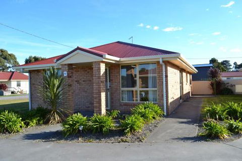 All Inn Strahan Holiday Units - Darwin Holiday 4