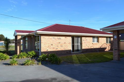 All Inn Strahan Holiday Units - Darwin Holiday 2