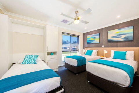 Howlong Golf Resort - Darwin Holiday 6