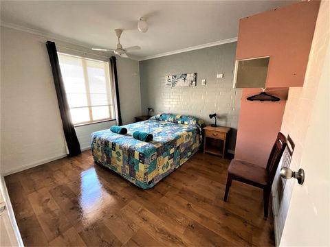 Shark Bay Seafront Apartments - Darwin Holiday 5