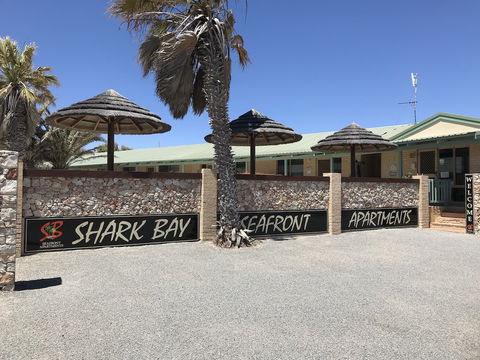 Shark Bay Seafront Apartments - Darwin Holiday 0