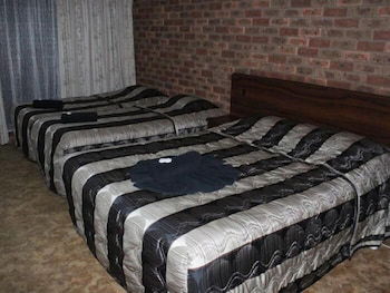 Woomargama Village Hotel Motel - Darwin Holiday 3