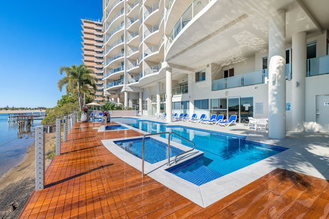 The Duporth Riverside - Darwin Holiday 1