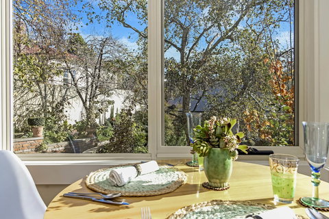 Topiary Haven - Darwin Holiday 4