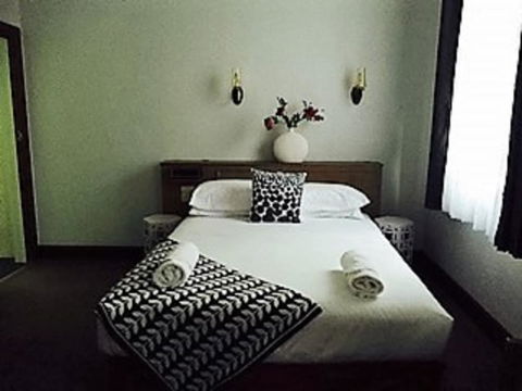 Burkes Hotel Motel - Darwin Holiday 1