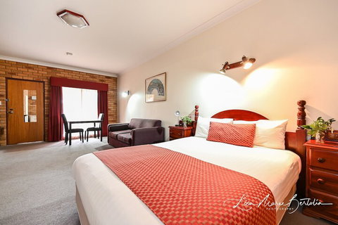 Narrandera Club Motor Inn - Darwin Holiday 6