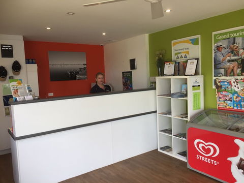 Tasman Holiday Parks - Lake Mulwala - Darwin Holiday 1