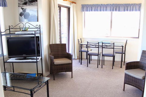 Narooma Palms Holiday Apartments - Darwin Holiday 7