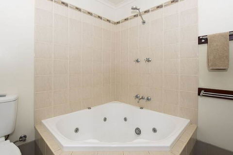 Discovery Parks â€“ Lake Kununurra - Darwin Holiday 5