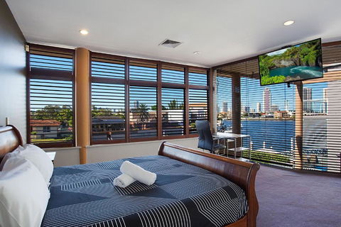 Chevron Oasis - Darwin Holiday 0