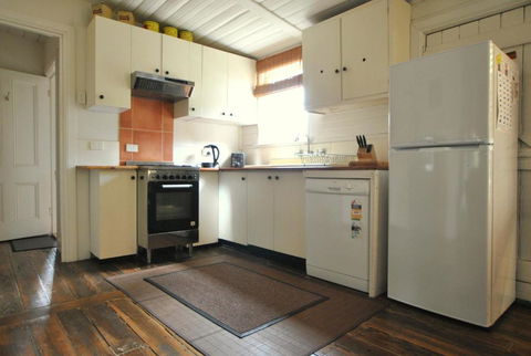 Cooma Cottage - Darwin Holiday 1