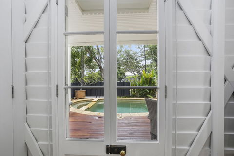 Port Douglas Cottage And Lodge - Darwin Holiday 5