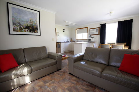 Cape Jervis Holiday Units - Darwin Holiday 2