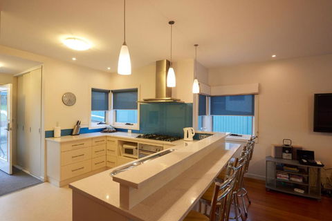 Bridport Holiday Rental - Darwin Holiday 6