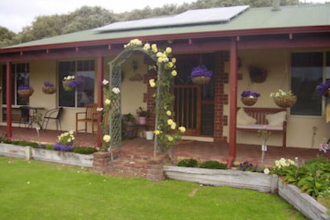 Busselton Marina Bed & Breakfast - Darwin Holiday 0