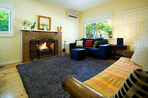 Apple Tree Cottage - Darwin Holiday 6