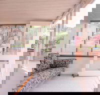 Jones On Wilson Boutique BB - Darwin Holiday