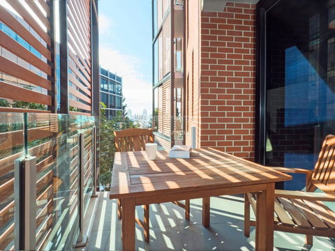 PierPoint 401 - Darwin Holiday 1