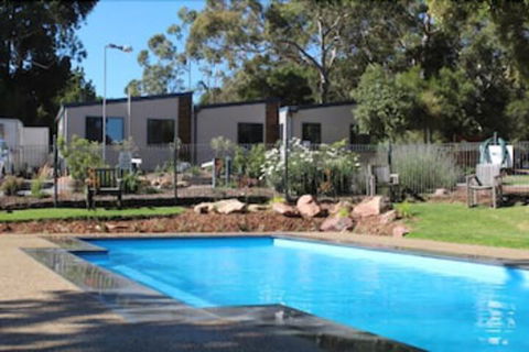 Halls Gap Lakeside Tourist Park - Darwin Holiday 2