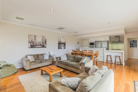 Ocean Keys Cottage - Darwin Holiday 7