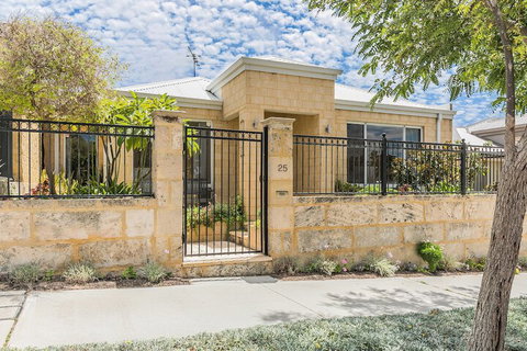 Ocean Keys Cottage - Darwin Holiday 1