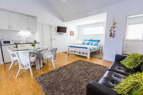 Seaside Spa Retreat - Darwin Holiday 6