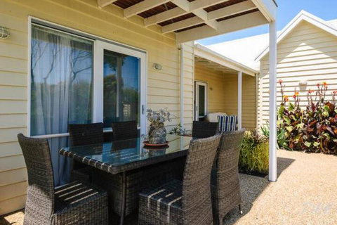 Seaside Spa Retreat - Darwin Holiday 3