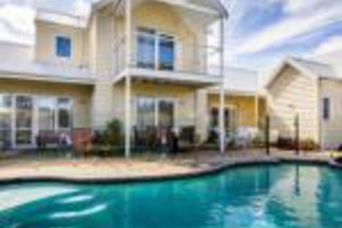 Seaside Spa Retreat - Darwin Holiday 0