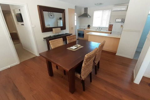 Oceana Holiday Units - Darwin Holiday 7