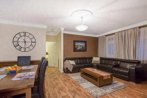 Hahndorf House B&B - Darwin Holiday 7