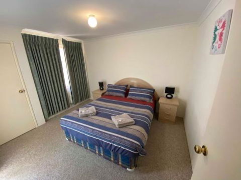Port Bouvard Beach Holiday Home Mandurah - Darwin Holiday 3