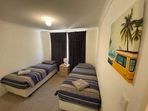 Port Bouvard Beach Holiday Home Mandurah - Darwin Holiday 4