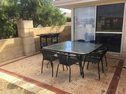 Port Bouvard Beach Holiday Home Mandurah - Darwin Holiday 2