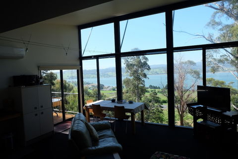 Armalong Winery Chalets - Darwin Holiday 6