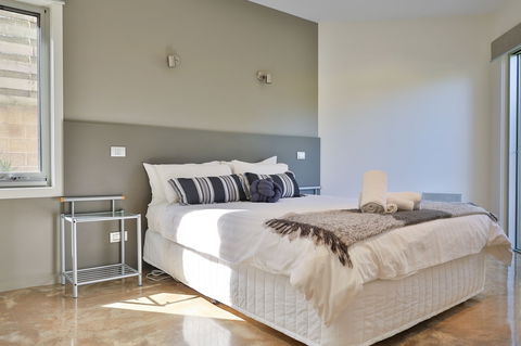 Tides Apartments - Darwin Holiday 1