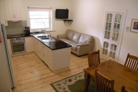 MacDonnell House Naracoorte - Darwin Holiday 7