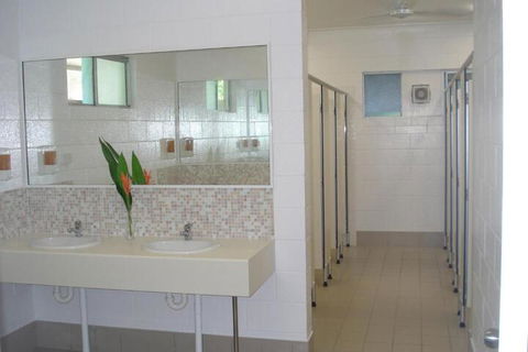 Absolute Backpackers Mission Beach - Darwin Holiday 5