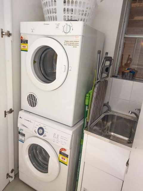 North Melbourne Retreat - Darwin Holiday 1