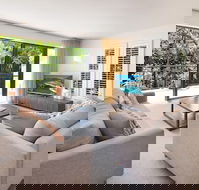 Bayona - Darwin Holiday