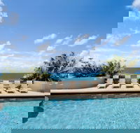 Clubb Coolum Beach Resort - Darwin Holiday