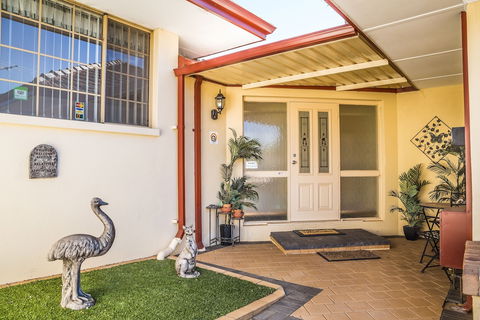 Armadale Cottage Bed & Breakfast - Darwin Holiday 0