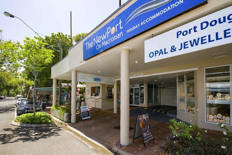 The Newport On Macrossan - Darwin Holiday 1