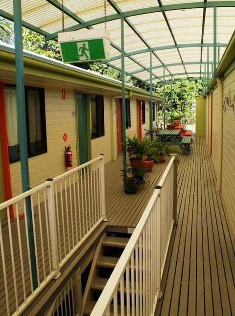 Coolum Budget Accommodation - Darwin Holiday 0