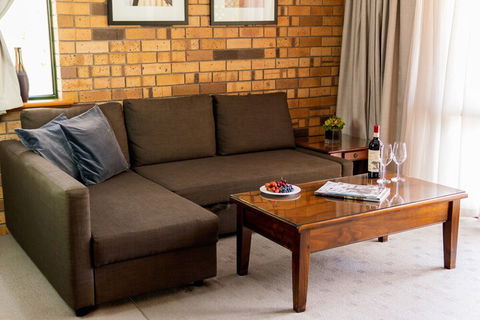 Blickinstal Barossa Valley Retreat - Darwin Holiday 4