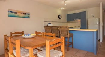 Peregian Court Resort - Darwin Holiday 2