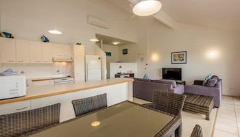 Peregian Court Resort - Darwin Holiday 6